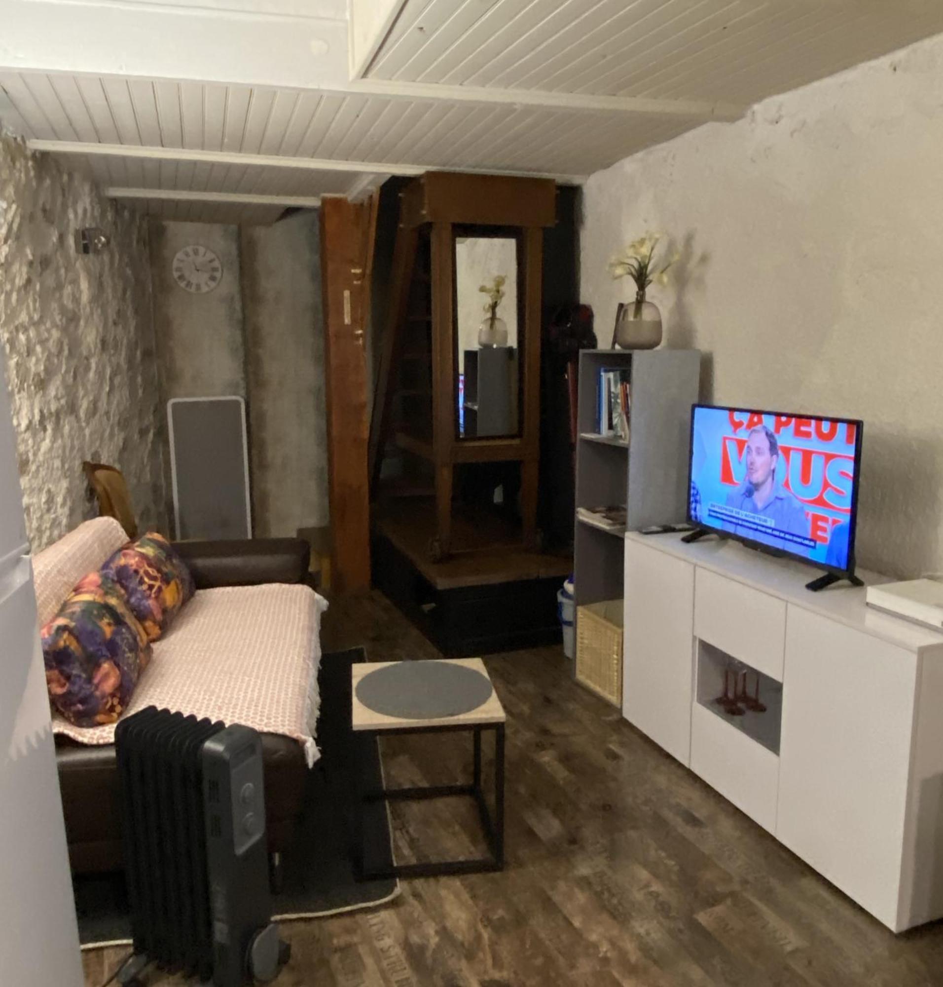 Maison De Village Atypique Saint-Genies-de-Fontedit Eksteriør billede